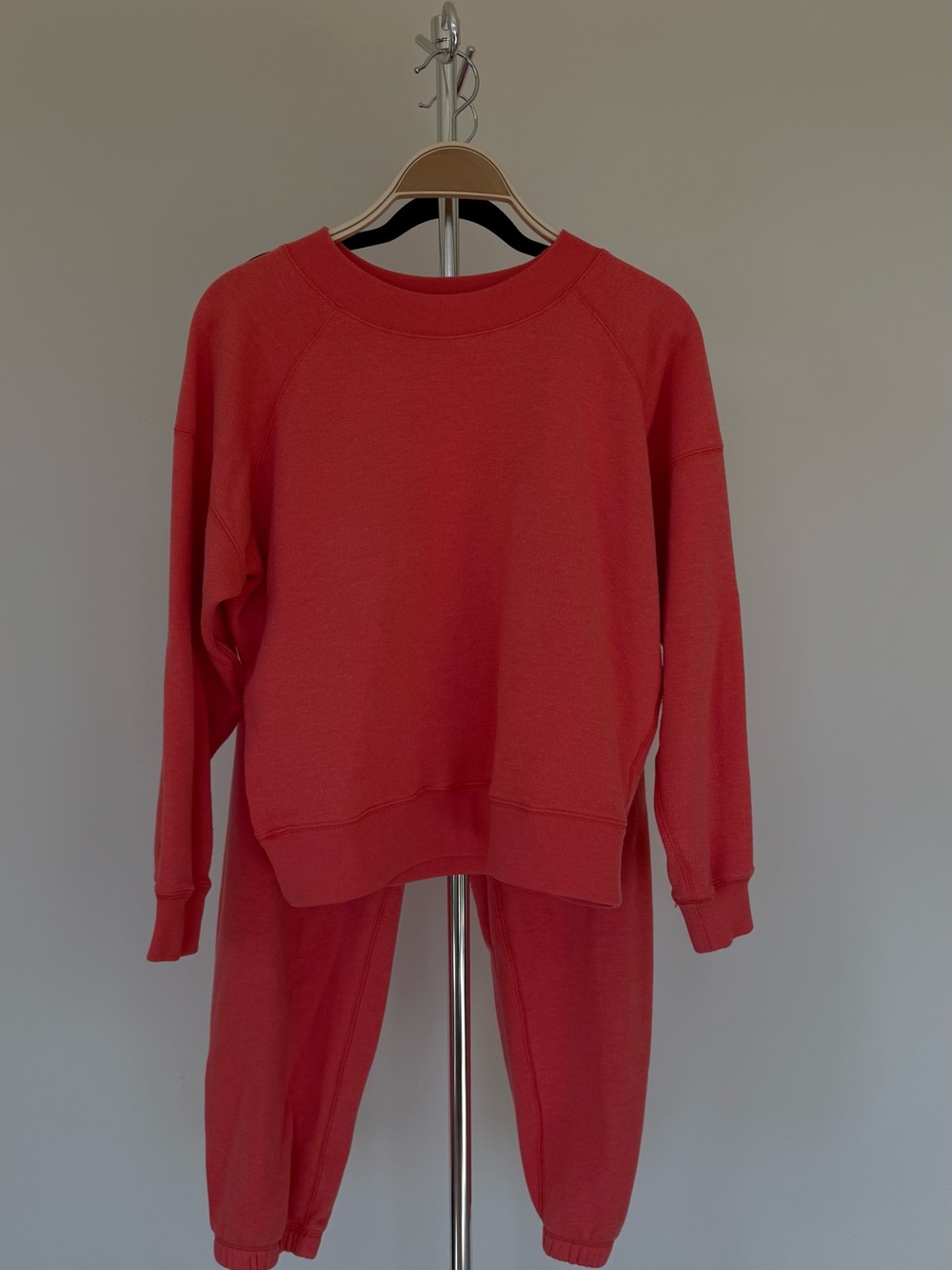 Entireworld Women’s Coral Sweatshirt & Sweatpants 2-Piece Set Size Small